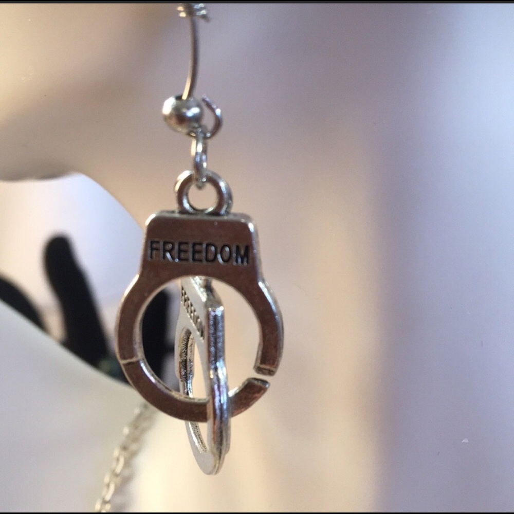 Freedom Handcuffs Set - Picture 2 of 3